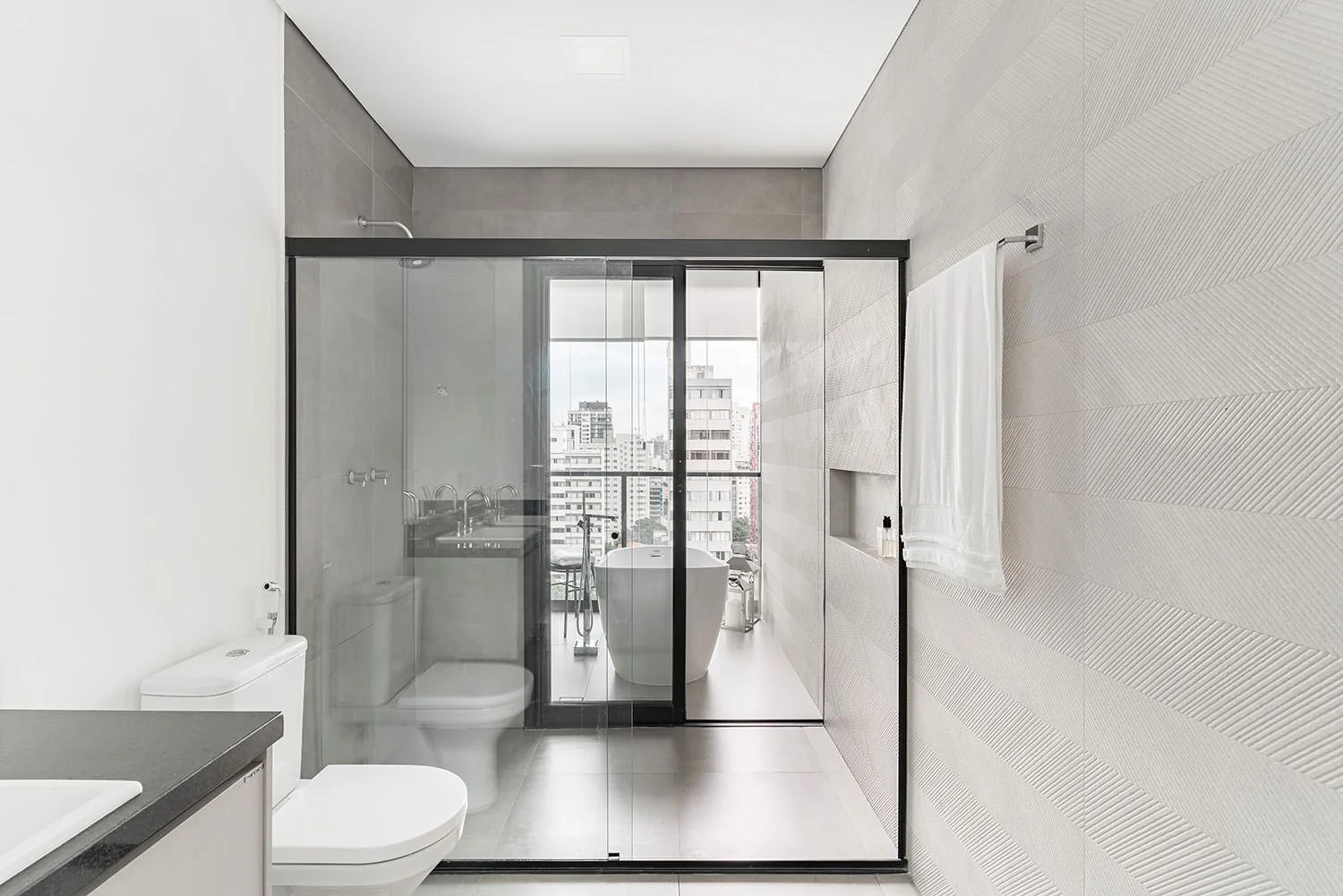 Fotografia do projeto Apartamento DB no bairro de Pinheiros — reforma e design de interiores por Lima Vari Arquitetos, São Paulo (imagem 14)