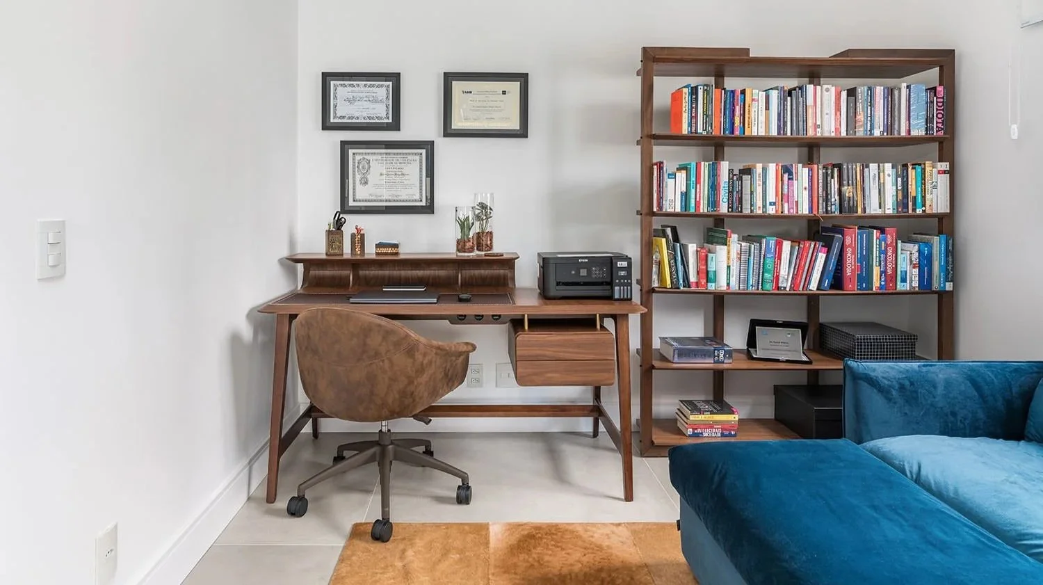 Projeto de arquitetura e interiores no bairro de Pinheiros assinado pela Lima Vari Arquitetos, São Paulo (imagem 4)